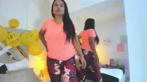 Snapshot of raquel_moore chatting on December 19, 2025, 2:24 pm Raquel Moore online show from December 19, 2025, 2:24 pm