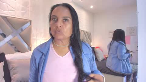 Snapshot of raquel_moore chatting on March 15, 2026, 1:06 pm Raquel Moore online show from March 15, 2026, 1:06 pm