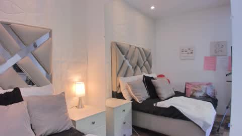 Snapshot of raquel_moore chatting on March 16, 2026, 2:43 pm Raquel Moore online show from March 16, 2026, 2:43 pm