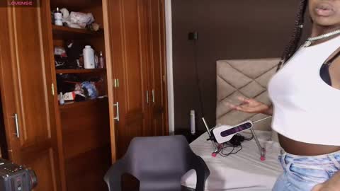 Raquel online show from November 28, 2025, 12:08 pm