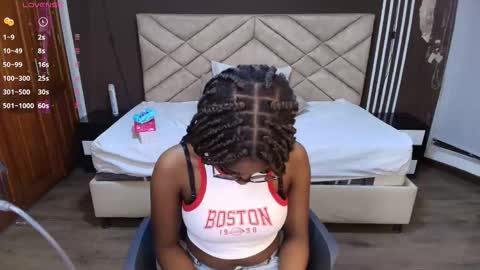 Raquel online show from December 1, 2025, 11:59 am