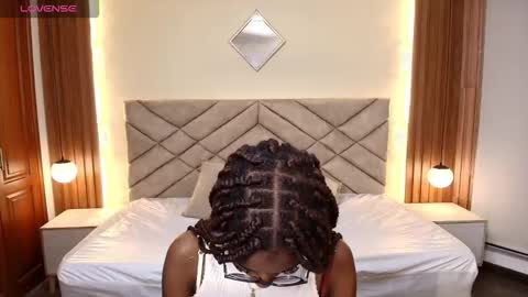 Snapshot of raqueljones_ chatting on March 6, 2026, 12:12 pm Raquel online show from March 6, 2026, 12:12 pm