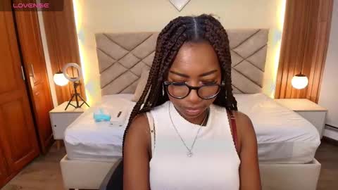 Snapshot of raqueljones_ chatting on March 22, 2026, 11:57 am Raquel online show from March 22, 2026, 11:57 am