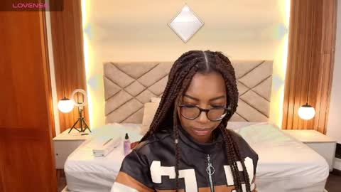 Snapshot of raqueljones_ chatting on March 28, 2026, 11:54 am Raquel online show from March 28, 2026, 11:54 am