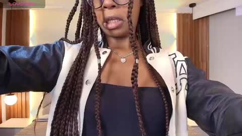 Snapshot of raqueljones_ chatting on April 17, 2026, 12:30 pm Raquel online show from April 17, 2026, 12:30 pm