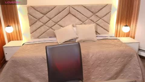 Snapshot of raqueljones_ chatting on April 20, 2026, 7:48 pm Raquel online show from April 20, 2026, 7:48 pm