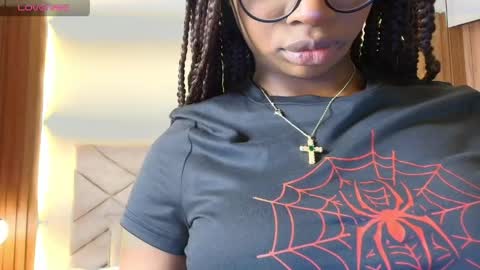 Snapshot of raqueljones_ chatting on May 28, 2026, 12:02 pm Raquel online show from May 28, 2026, 12:02 pm