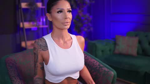 Snapshot of raquellevon chatting on January 26, 2025, 6:27 pm Raquelle online show from January 26, 2025, 6:27 pm