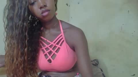 Snapshot of rasoanirinaa chatting on May 2, 2026, 11:43 pm rasoanirinaa online show from May 2, 2026, 11:43 pm