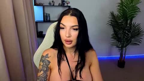 raven_inkk online show from November 21, 2025, 10:25 am