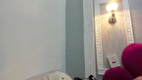 Snapshot of raven_loove chatting on June 19, 2026, 12:31 pm raven_loove online show from June 19, 2026, 12:31 pm