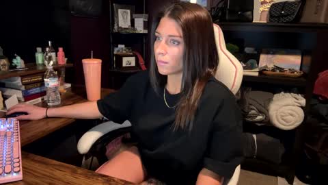 Snapshot of raven_ravish chatting on March 11, 2025, 12:44 am raven_ravish online show from March 11, 2025, 12:44 am