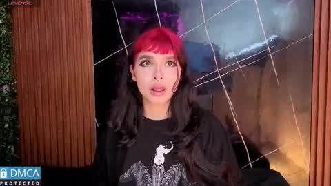 raven_rox_ online show from December 15, 2025, 3:00 am