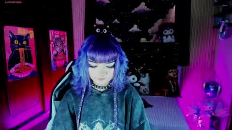 ravencollen online show from May 19, 2026, 8:04 pm