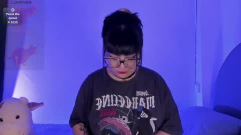 Snapshot of ravendark_666 chatting on April 15, 2026, 4:08 am Raven online show from April 15, 2026, 4:08 am