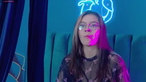 Snapshot of ravennmoonn chatting on March 4, 2026, 2:56 pm Raven online show from March 4, 2026, 2:56 pm