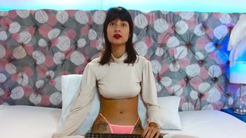 Helena Viktoria Volkov online show from January 3, 2025, 1:47 pm