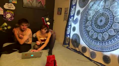 ravenxbeastie online show from February 15, 2026, 1:52 pm