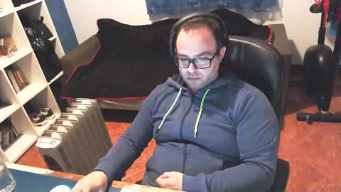 Snapshot of ravingr3d3 chatting on February 18, 2025, 6:26 pm ravingr3d3 online show from February 18, 2025, 6:26 pm