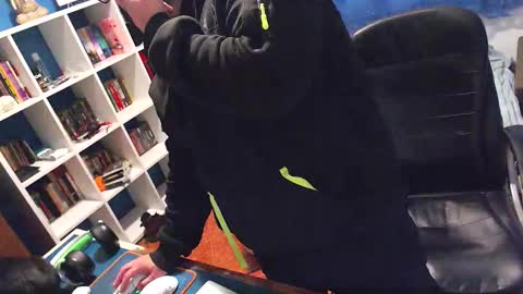 ravingr3d3 online show from March 2, 2026, 5:09 pm