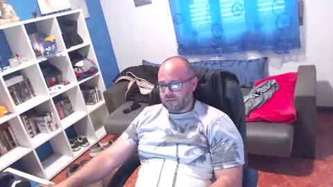 Snapshot of ravingr3d3 chatting on June 25, 2026, 3:05 pm ravingr3d3 online show from June 25, 2026, 3:05 pm