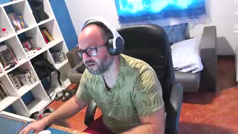 Snapshot of ravingr3d3 chatting on July 10, 2026, 8:07 am ravingr3d3 online show from July 10, 2026, 8:07 am