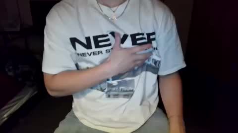 Ravyn online show from October 19, 2025, 4:35 am