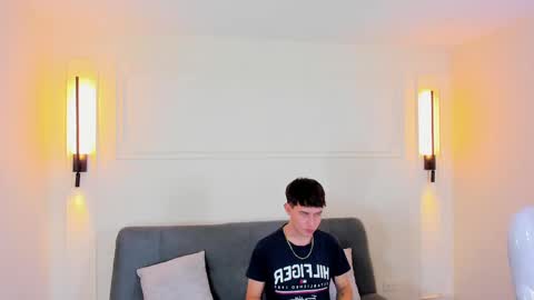 YE online show from November 20, 2025, 2:17 pm