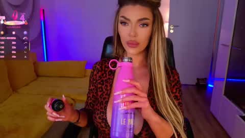 Snapshot of raysalexis19 chatting on February 19, 2025, 12:33 pm raysalexis19 online show from February 19, 2025, 12:33 pm