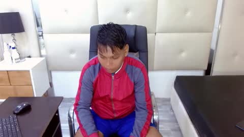 Snapshot of raystewart_ chatting on October 17, 2025, 2:26 am raystewart online show from October 17, 2025, 2:26 am