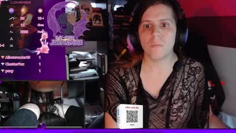 Snapshot of raysuon chatting on December 20, 2024, 2:16 pm Rae-Suon online show from December 20, 2024, 2:16 pm