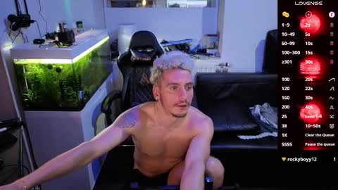 Rayzel online show from February 20, 2026, 1:13 am