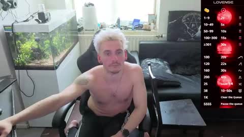 Rayzel online show from April 8, 2026, 11:43 am