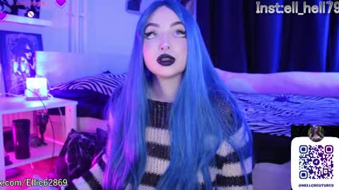 Snapshot of razor_claw chatting on October 13, 2025, 8:53 pm My kittensIm on vacation until July 25th. You can join the fan club  free content  online show from October 13, 2025, 8:53 pm