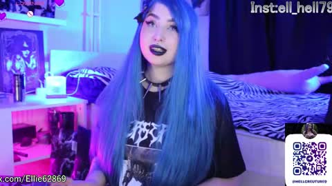 Snapshot of razor_claw chatting on October 19, 2025, 5:24 pm My kittensIm on vacation until July 25th. You can join the fan club  free content  online show from October 19, 2025, 5:24 pm