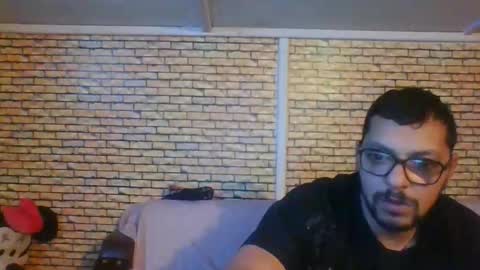 real_coupl3 online show from December 3, 2025, 5:48 am