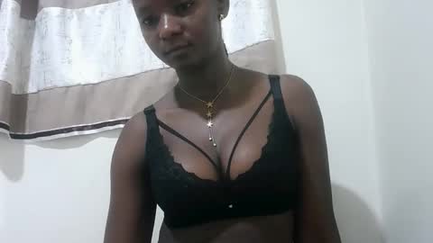 Snapshot of realqueen_ chatting on October 14, 2025, 9:15 pm queen online show from October 14, 2025, 9:15 pm