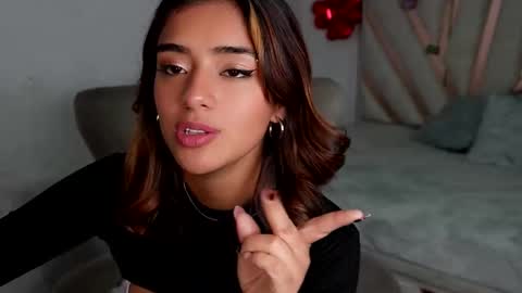 Snapshot of rebeca_cortez55 chatting on November 13, 2025, 10:19 pm Rebecca online show from November 13, 2025, 10:19 pm