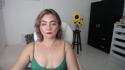 REBECA online show from February 5, 2025, 10:12 pm