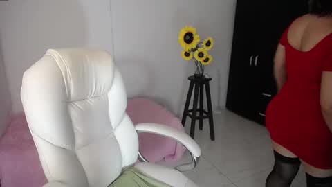 REBECA online show from February 19, 2025, 2:44 pm