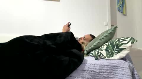 rebecaecalebe online show from January 15, 2026, 8:23 pm