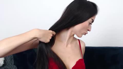 rebecamur online show from November 3, 2025, 11:00 am