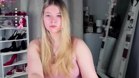 rebecca_____ online show from February 11, 2026, 1:54 am