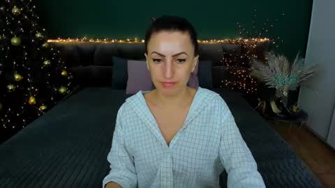 rebecca_diamonds online show from January 8, 2025, 5:59 am