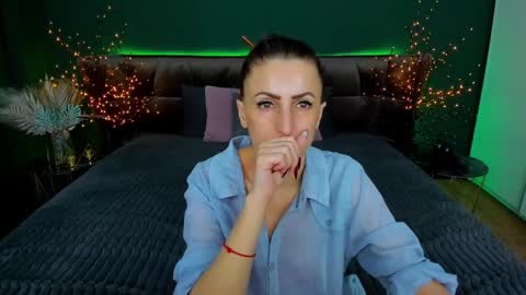 rebecca_diamonds online show from February 19, 2025, 1:50 pm
