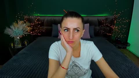 rebecca_diamonds online show from February 27, 2025, 1:49 pm