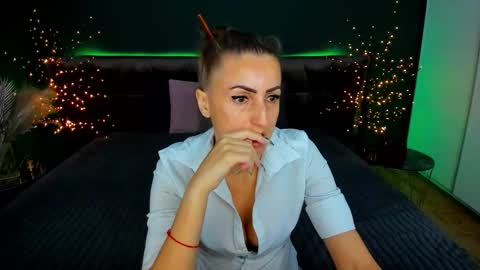 rebecca_diamonds online show from September 29, 2025, 5:34 am