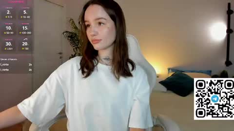 Snapshot of rebecca_vargas chatting on July 19, 2026, 1:09 am Rebecca online show from July 19, 2026, 1:09 am