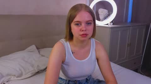 Snapshot of rebeccacruze chatting on June 7, 2026, 7:34 am rebeccacruze online show from June 7, 2026, 7:34 am