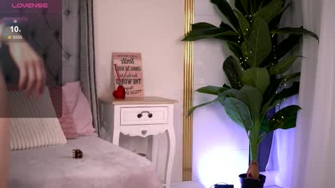 Rebecca online show from March 25, 2026, 9:04 am